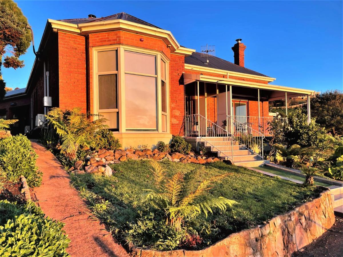 Oakleigh House Hotel Burnie Exterior photo